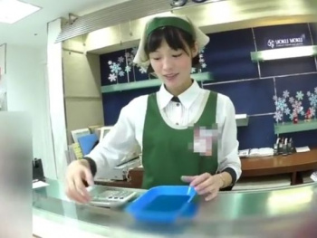 【盗撮動画】入手困難！デパ地下で透明度99％の美人ショップ店員からパンチラ隠し撮り！！の画像