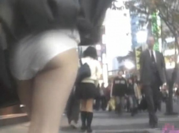 【盗撮動画】今は亡き某所！正真正銘のＪＫパンティ乱獲！排気口からの神風でパンチラ！！の画像