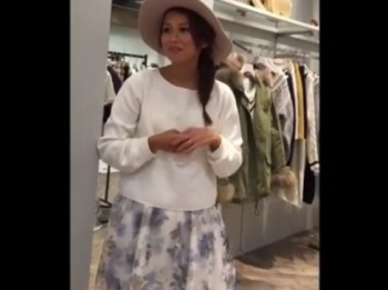 【盗撮動画】やっぱサイコー!!!美人なショップ店員さんの下半身からパンチラ隠し撮りすると間違いなしｗｗｗの画像