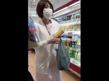 【盗撮動画】マジなやつ！休憩中の本物ナースさんを逆さ撮りして超一級品のパンチラ隠し撮り！！の画像