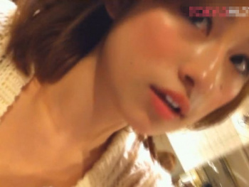 【盗撮動画】永久保存版！正真正銘に美人すぎるショップ店員の接客とパンチラを無断撮影！！の画像
