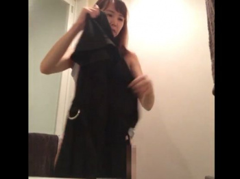 【盗撮動画】リアル隠し撮り映像！着替え最中の姉貴の姿を無断撮影した映像をネット上に投下するｗｗｗの画像