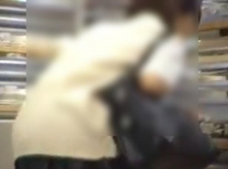 【盗撮動画】現役女子校生のパンティ隠し撮り！ツインテール女子の下半身に執着した危険なパンチラ攻略！の画像