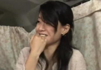 【人妻ナンパ】湾岸のアウトレットで見つけた42歳美人妻が手マンローター責めでマジイキ!の画像