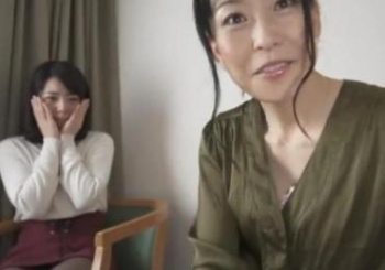 どっちがエロい穴なのか?ナンパした母(47)と娘(24)を親子丼挿入して検証してみた!の画像