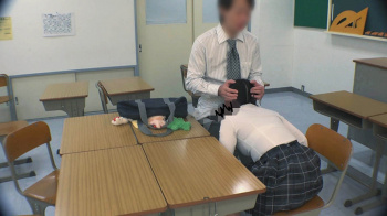 お前の願いを聞いてやろう… 魚心あれば水心って言うだろう… お前さえ、その気になってくれれば、全て上手くいくんだよ 権力に屈する娘たち9名収録の画像