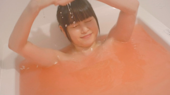 桜井日奈子のお風呂生入浴でタオルのようなものが透けてるの画像