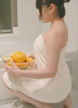 桜井日奈子のお風呂生入浴でエッチなボディライン浮き彫りの画像