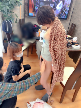AV女優・深田結梨さん、撮影前にマン毛調整するの画像