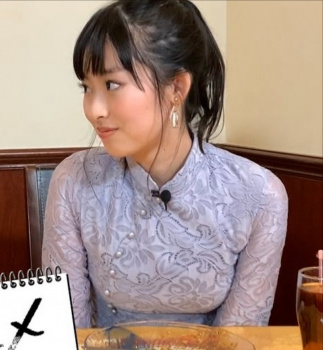 国民的美少女の井本彩花(17)がチャイナ服でおっぱい強調の画像