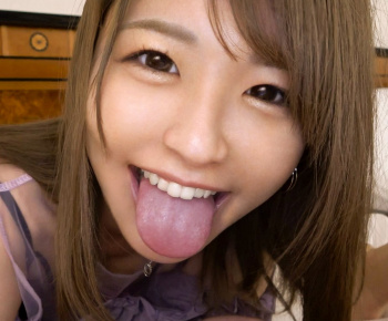暴発した精子飲んで満面の笑みを浮かべる肉食保育士なつ先生(21)の画像