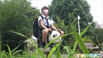 この後、立ちバックで犯される公園で遊ぶ健気なJKさんの画像