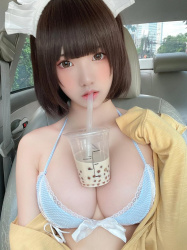 タイのエロコスプレイヤー・Moiiの乳撮りの画像