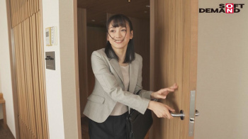 芸能人のマネージャー(34)が美人過ぎるのでSODデビューの画像