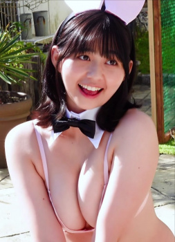 美澄衿依(25)のマシュマロのようなバニーおっぱいの画像