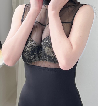 NMB48上西怜(21)のブラジャー透け透けおっぱいの画像
