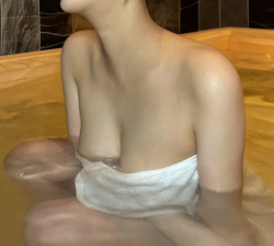 お風呂ポロリ寸前写真がエロい倉木華がAVデビューの画像
