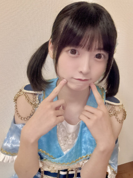 ひめもすオーケストラの青担当・百瀬せいながパンツ見せまくるの画像