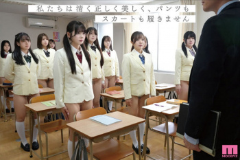 通学時もノーパンの私立ノーパン学園が開校するの画像