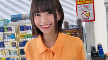 この後、レジでマ〇コ見せるコンビニ店員ここちゃんの画像