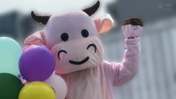 よ○○りランドで働くぬいぐるみの中の人が尾行され犯されてしまうの画像