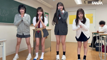 童貞の小林君をいじめるクラスのいじめっ子女子4人組がコチラの画像