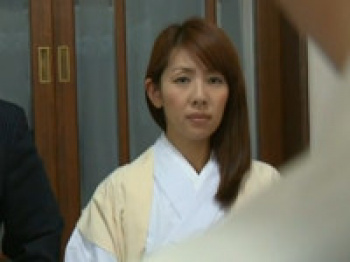 【ヘンリー塚本】美熟女が怪しい団体に入信しお経に合わせて突かれ中出され！の画像