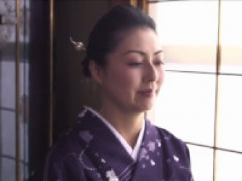 【ながえスタイル】書道師範の厳格な和服熟女は実はド淫乱で生徒男のマラを股で咥え込む！の画像