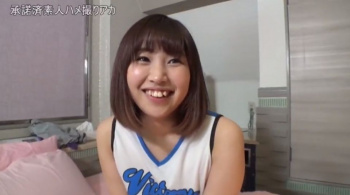 チアガールコスにノーパンのムッチリ女子のハメ撮りの画像