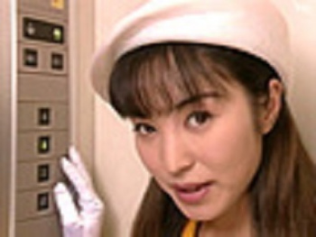 七瀬あゆみ 巨乳エレベーター2の画像