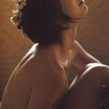 篠田麻里子 エロ画像！の画像