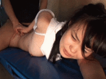 体操服をズタボロに切り裂かれ中出しされる女子マネージャー…顧問に犯されるレイプGIF画像の画像
