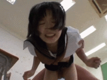 教師が女生徒を脅迫!?無理やり犯されながらも絶頂しまくる女子高生の中出しGIF画像の画像