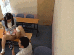 個別指導で有名な某進学塾で行われた猥褻映像…無毛ワレメの感触を楽しむ塾講師のイタズラGIF画像の画像