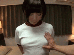 ノーブラ体操服で乳首ビンビン！昭和のおじさんが喜ぶブルマ少女の中出し性交GIF画像の画像
