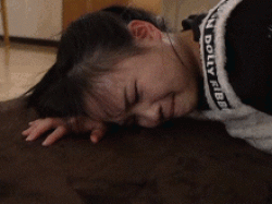 逃げられない恐怖で少女の精神が壊れる…叔父さんに犯される種付けプレスGIF画像の画像