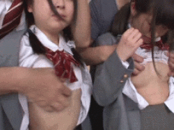 大人しそうな新入生ばかり集めて早くも調教する糞教師たち…幼い身体が淫れまくる乱交GIF画像の画像