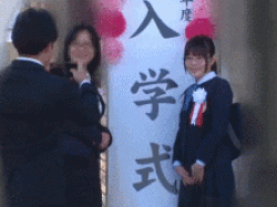 女子校生が入学式の直後に痴漢されズタボロ…屈辱の中出しレイプGIF画像の画像