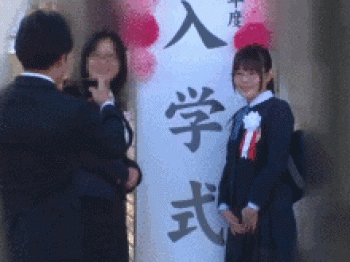 女子校生が入学式の直後に痴漢されズタボロ…屈辱の中出しレイプGIF画像の画像