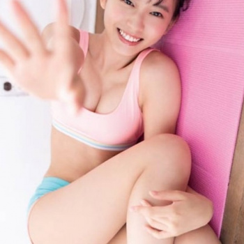 志田音々 マンスジやお尻がエロい水着グラビア画像31枚！の画像