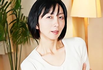 【個人撮影・五十路】旦那とセフレ2人、とにかくチンポが大好きな性欲モンスターの美熟女がAV出演！避妊無しで熟れたマンコに種付けする不倫中出しセックス！！の画像