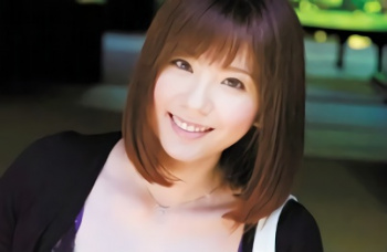 【麻美ゆま】超絶カワイイ爆乳お姉さんが幸せな家庭をぶち壊す！旦那を誘惑して温泉旅館で絡み合う、寝取られ（NTR）の濃密セックス！！の画像