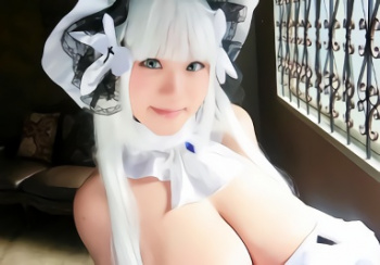 【澁谷果歩】Kカップ爆乳の激カワ美少女が艦隊ゲームのヒロインコスプレ衣装でチンポをぶち込まれる激ピストン中出しセックス！！の画像