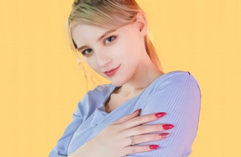 【メロディー・雛・マークス】超絶カワイイ白人金髪の巨乳美少女が来日して日本人男性を逆ナンパ！個室に連れ込んで生チンポを咥え込む、生ハメ中出しセックス！！の画像