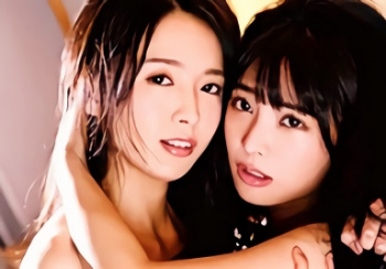 【久留木玲・向井藍】超絶カワイイ美少女と綺麗なお姉さんがベロキスしながら求め合う濃厚レズセックス！！の画像