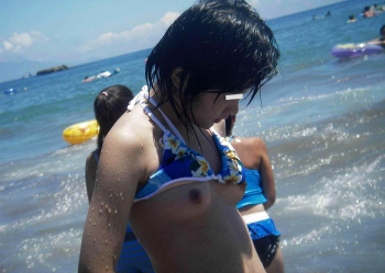 夏が待ち遠しい！水着ハプニング画像の画像