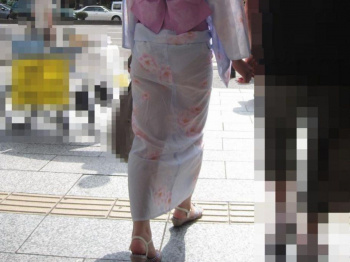 お祭り行ったらお尻を見よう！意外と透けてる浴衣娘！の画像