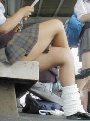 ぴっちぴちの太もも。これが若さだ！！jkもも肉の画像