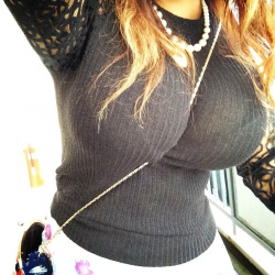 強調される二つの山の画像