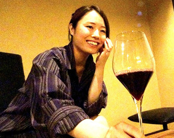 29歳の人妻・かなでさんと普段の欲求不満解消のために他人の男と不倫SEX旅行！の画像